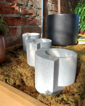 Load image into Gallery viewer, Tortuga Platform Planter Small