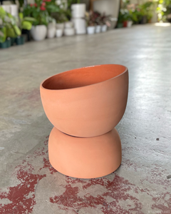 Varick 20 Self Watering Pot